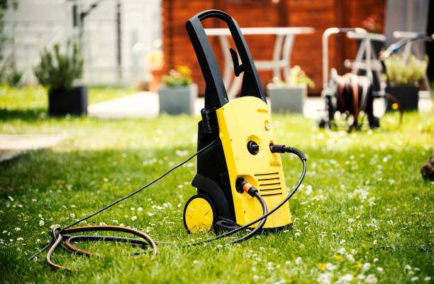 Best Driveway Pressure Washing  in Lakewood, OH